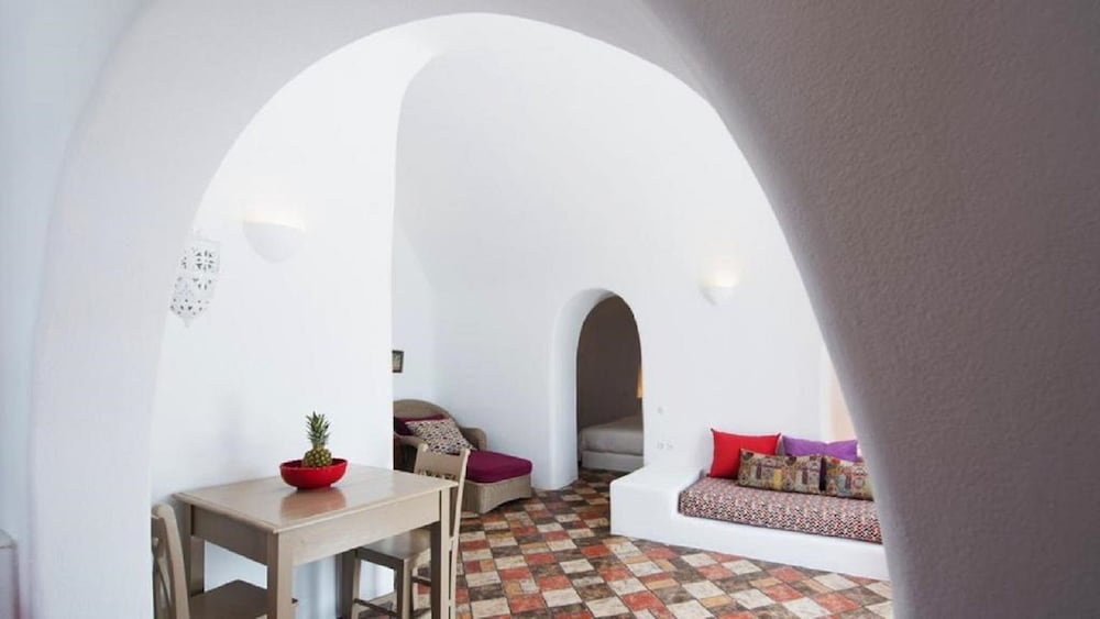 The Architect's Cave House 16/30