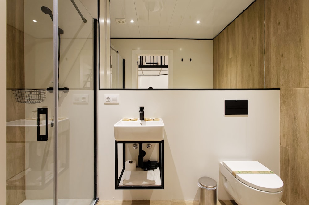 Barna House Hotel 49/50
