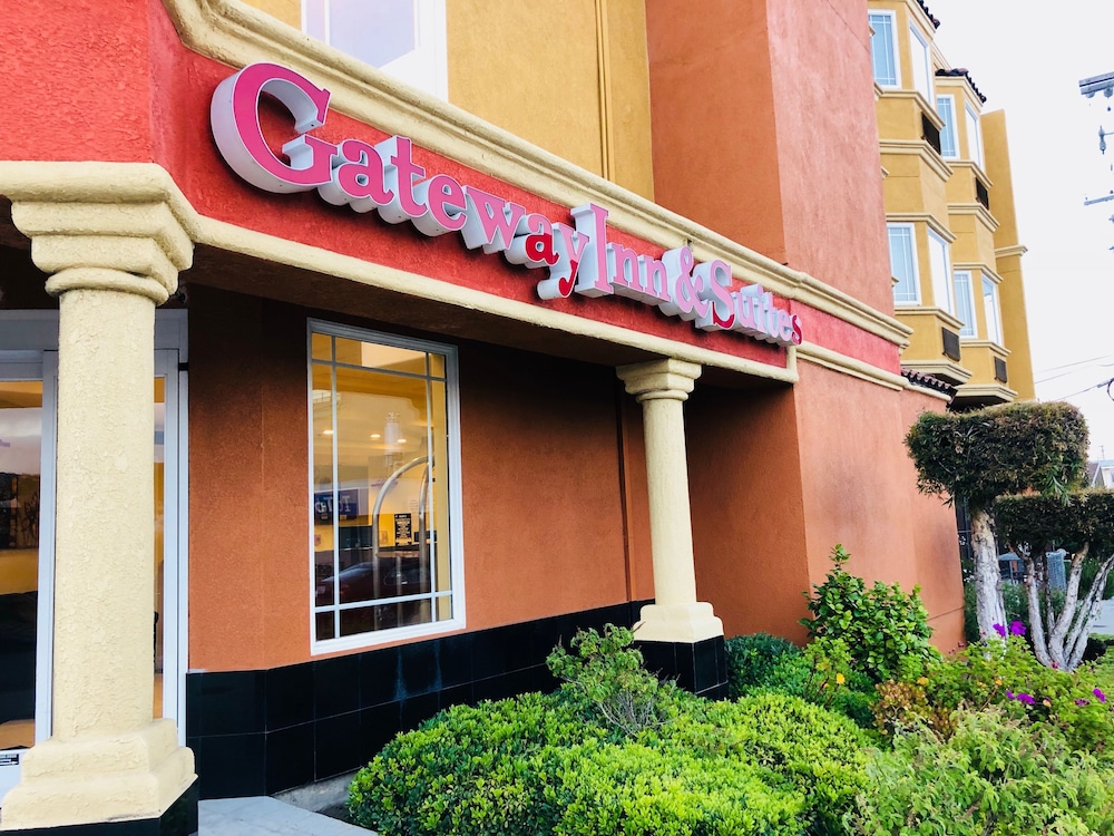 Gateway Inn and Suites Hotel 2/46