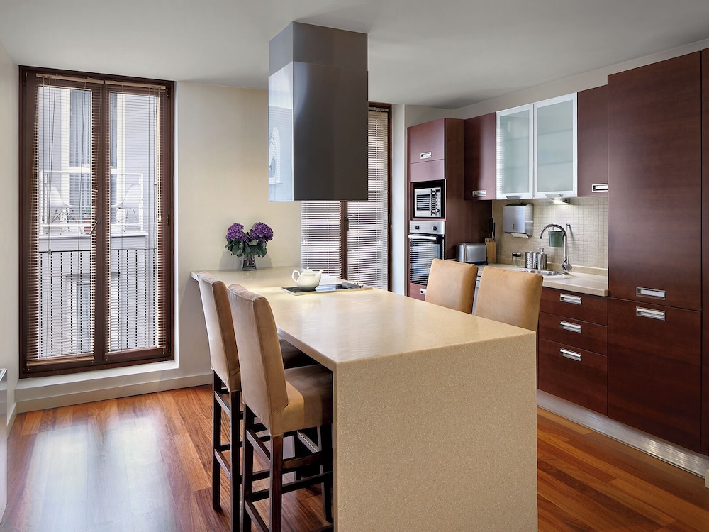 Galateia Residence 32/50