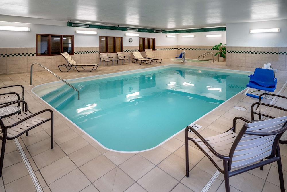 Country Inn and Suites By Radisson Charleston South WV 6/46