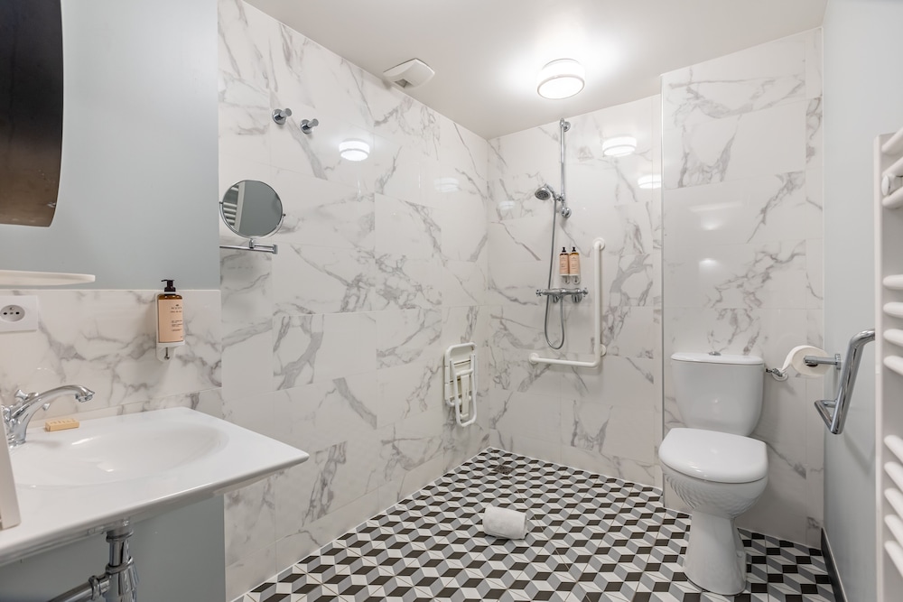 Hotel Celeste Batignolles Montmartre 21/26
