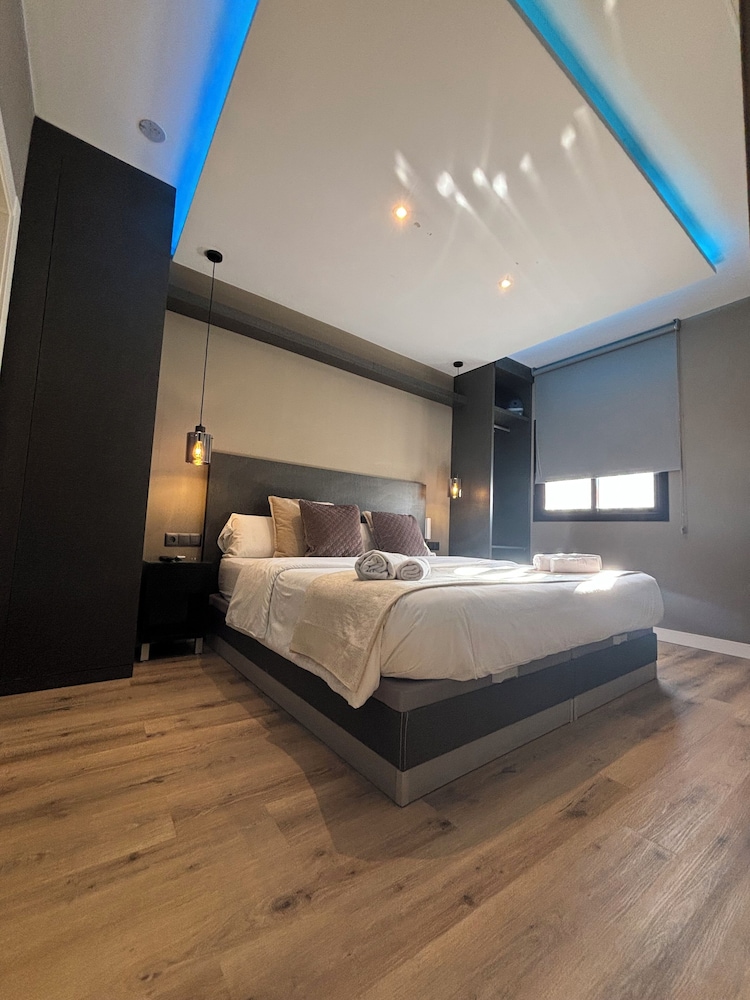 Hotel DAOS 12/50