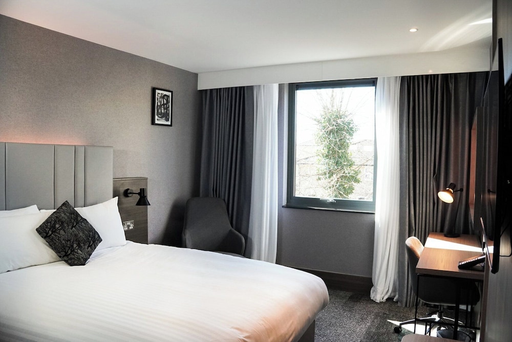 Crowne Plaza London - Kingston 8/50