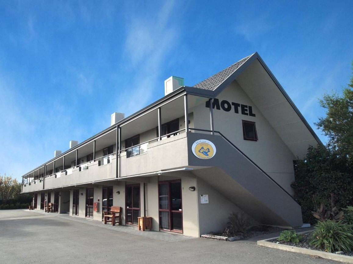 Airways Motel 1/31