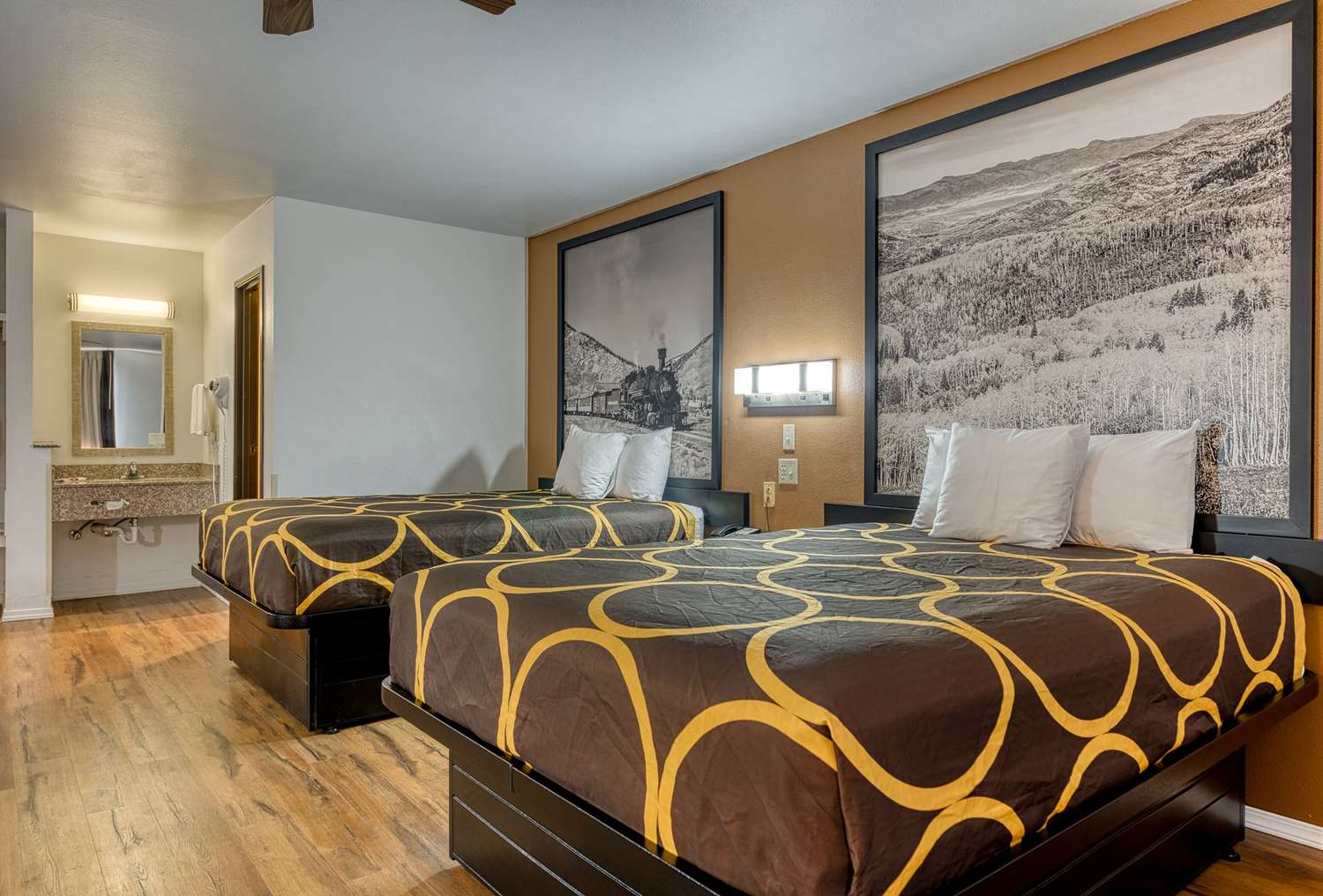 Super 8 By Wyndham Alamosa 17/51