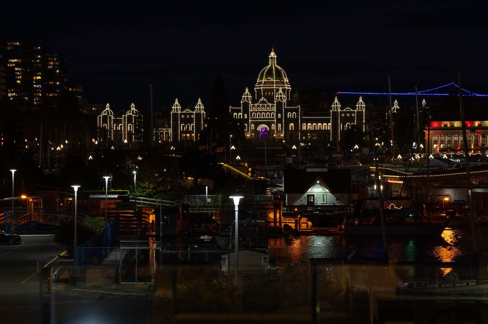 Victoria Regent Waterfront Hotel & Suites photo3
