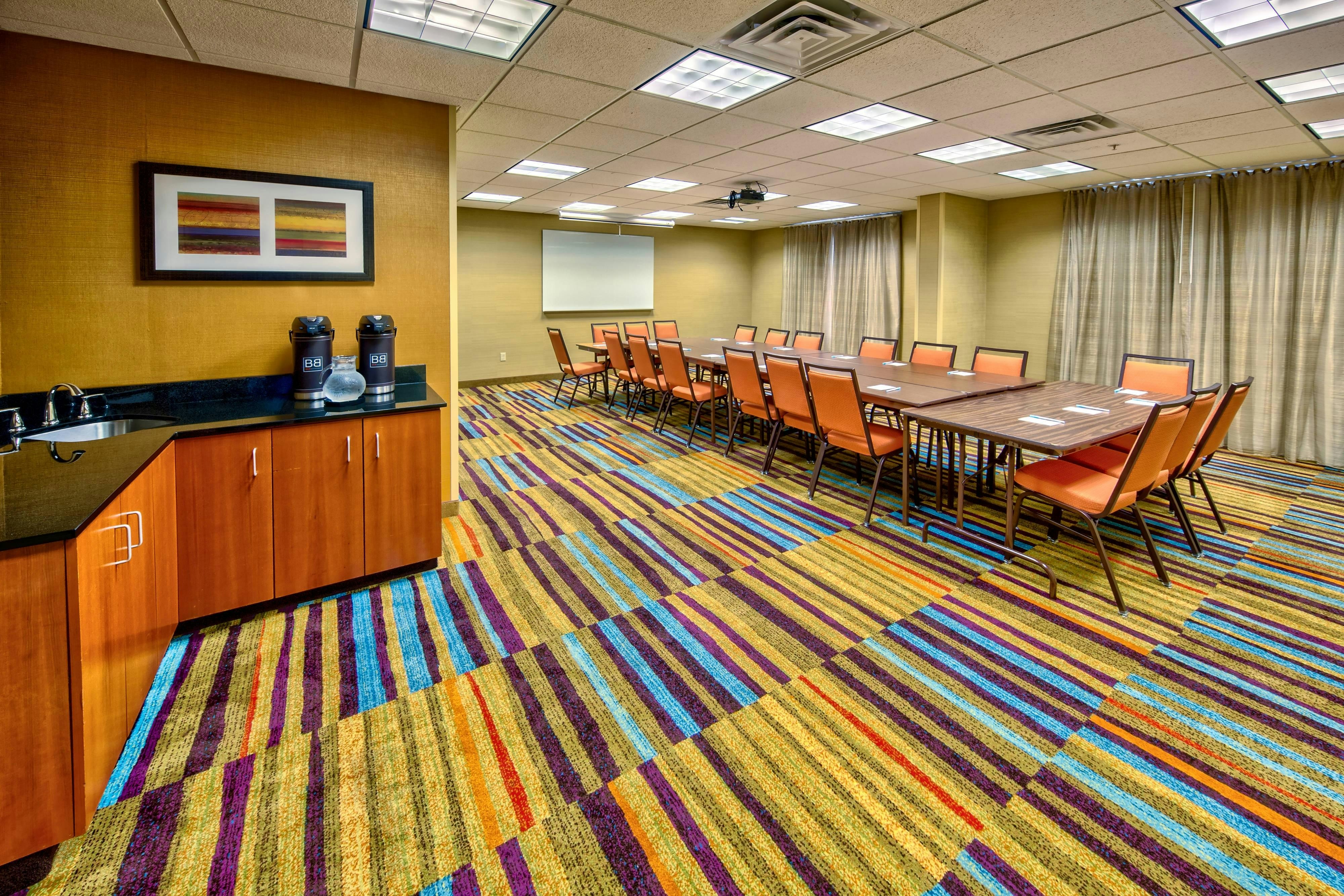 Fairfield Inn And Suites Russellville 28/30