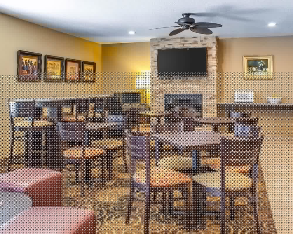 Rodeway Inn & Suites near Okoboji Lake 29/35