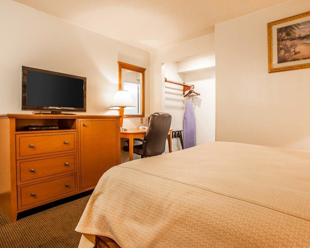 Rodeway Inn Point Pleasant Beach 16/36