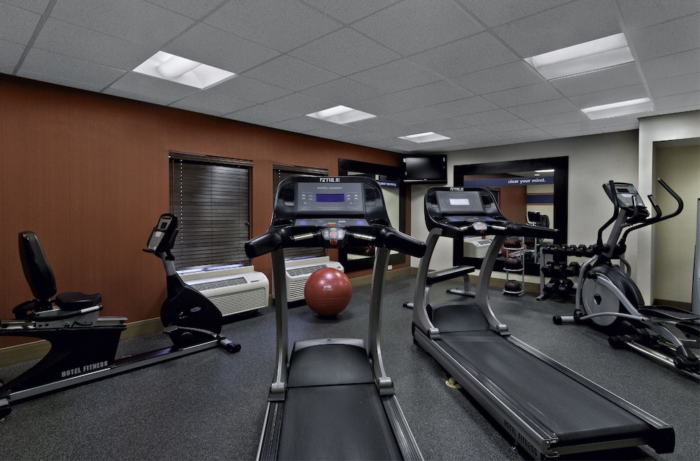 Hampton Inn Milwaukee/Brookfield 25/36