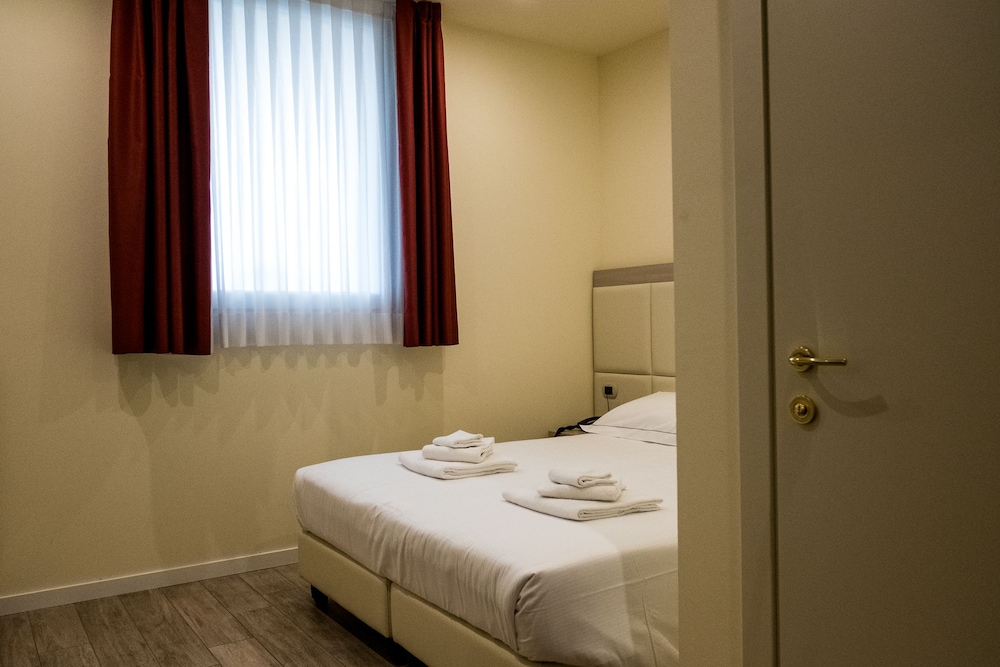 Standard, 1 Double and 3 Single Beds