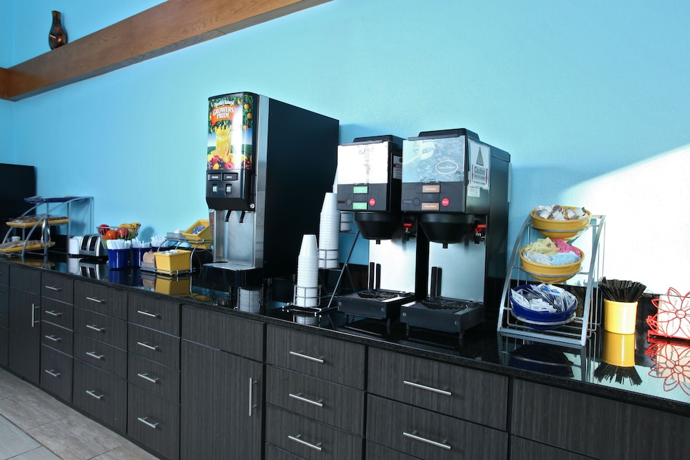Coratel Inn & Suites By Jasper Newton 1/30