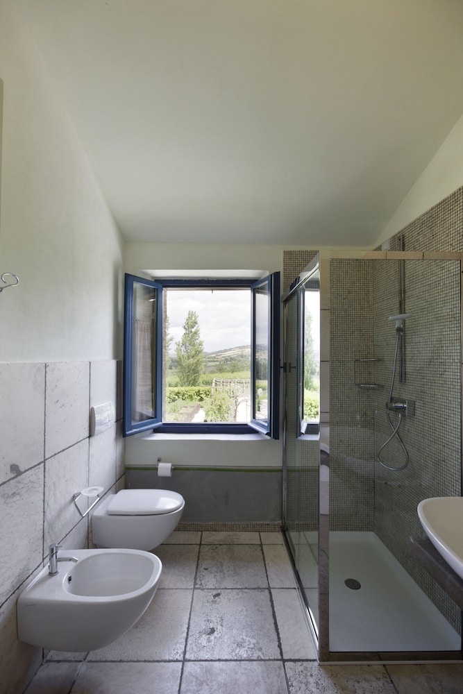 Urbino Resort 72/75