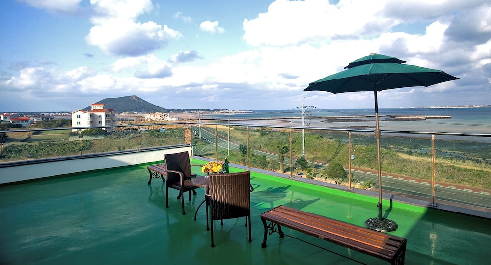 Areumdaun Resort 76/81