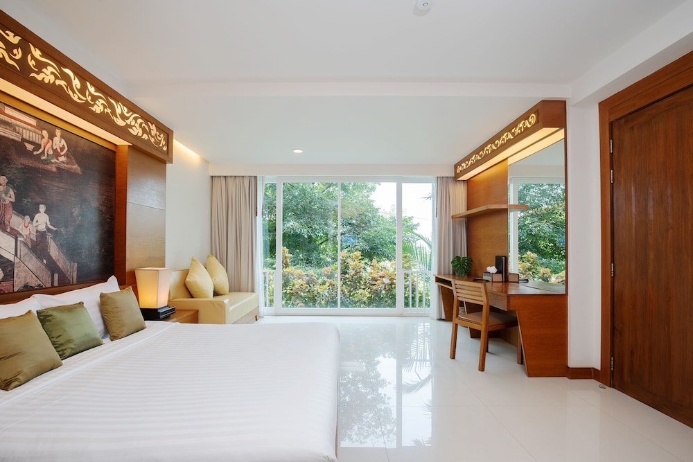 Deluxe Family Room