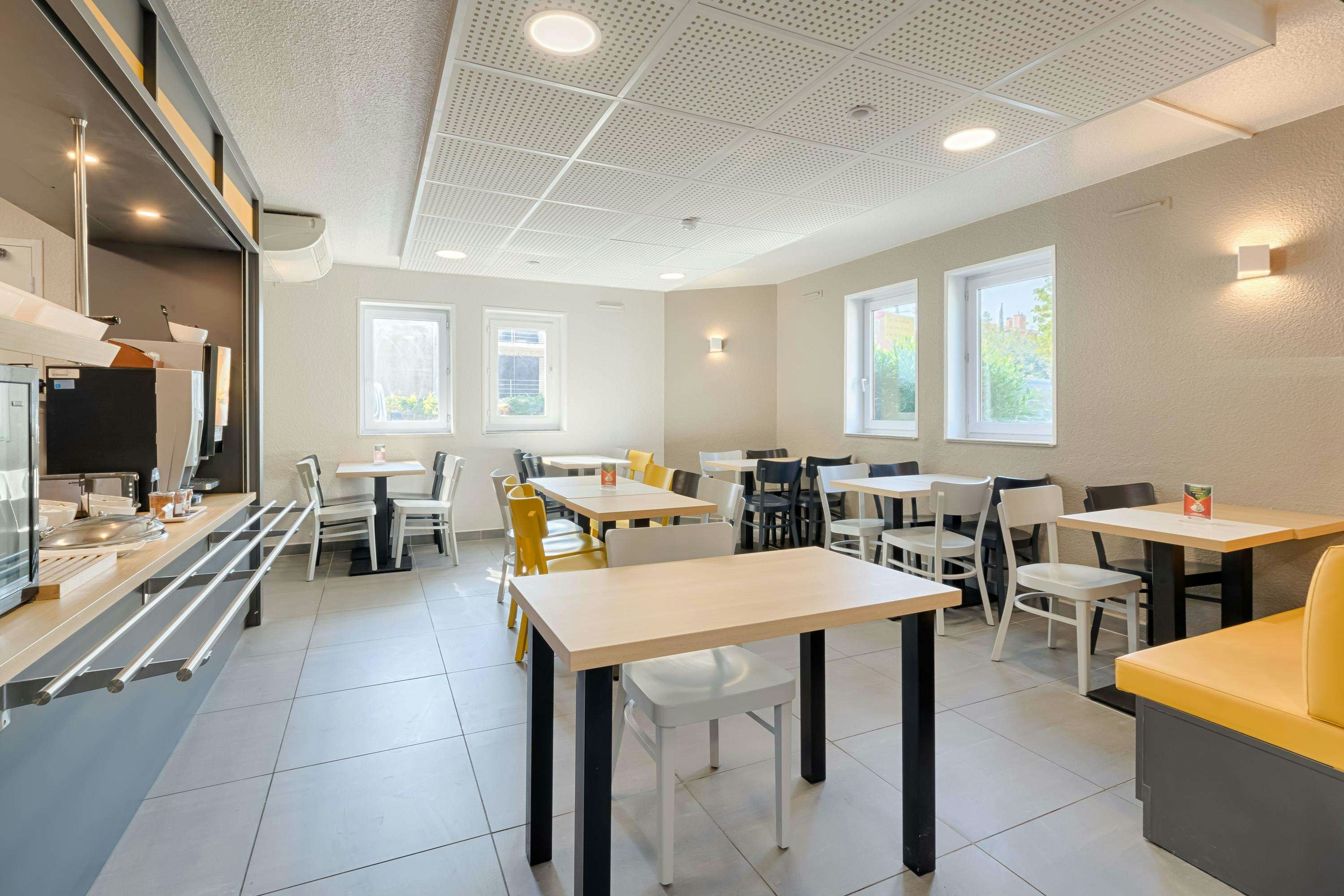 B&B Hotel Aix en Provence Pont de l Arc 7/13