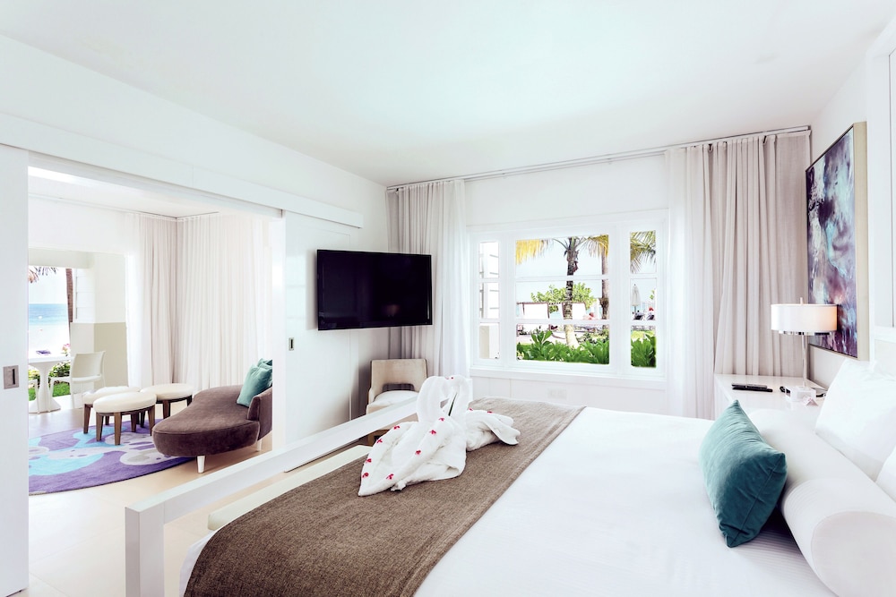 HONEYMOON, SWIM UP, SUITE, BEACH FRONT