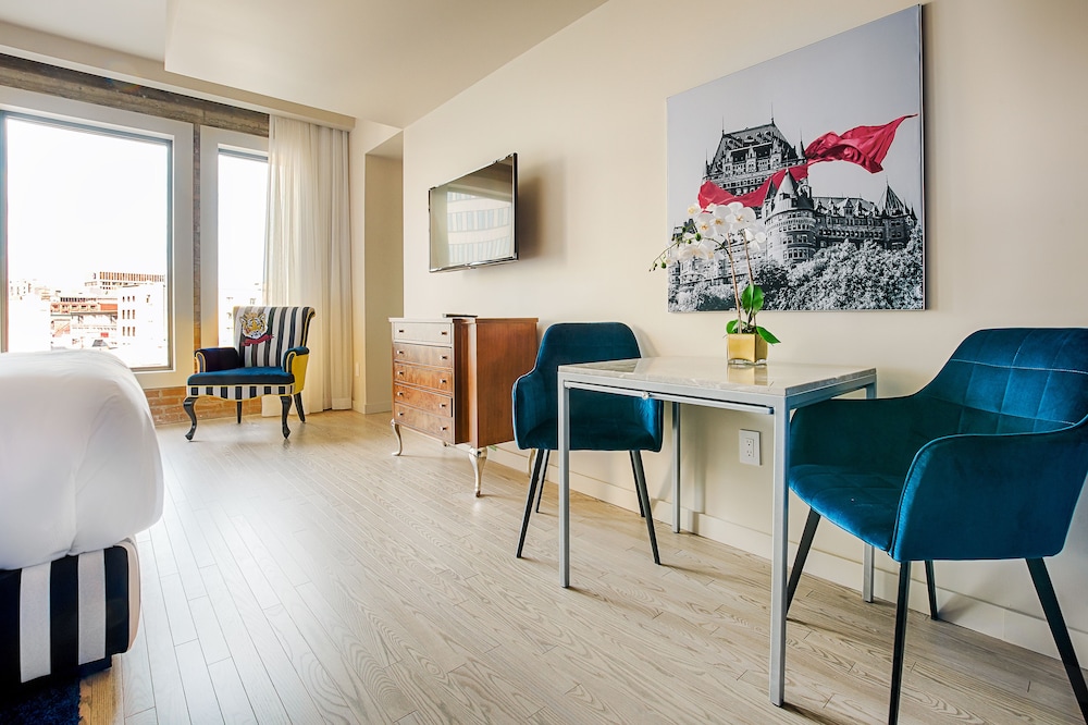 Monsieur Jean Hotel 55/68