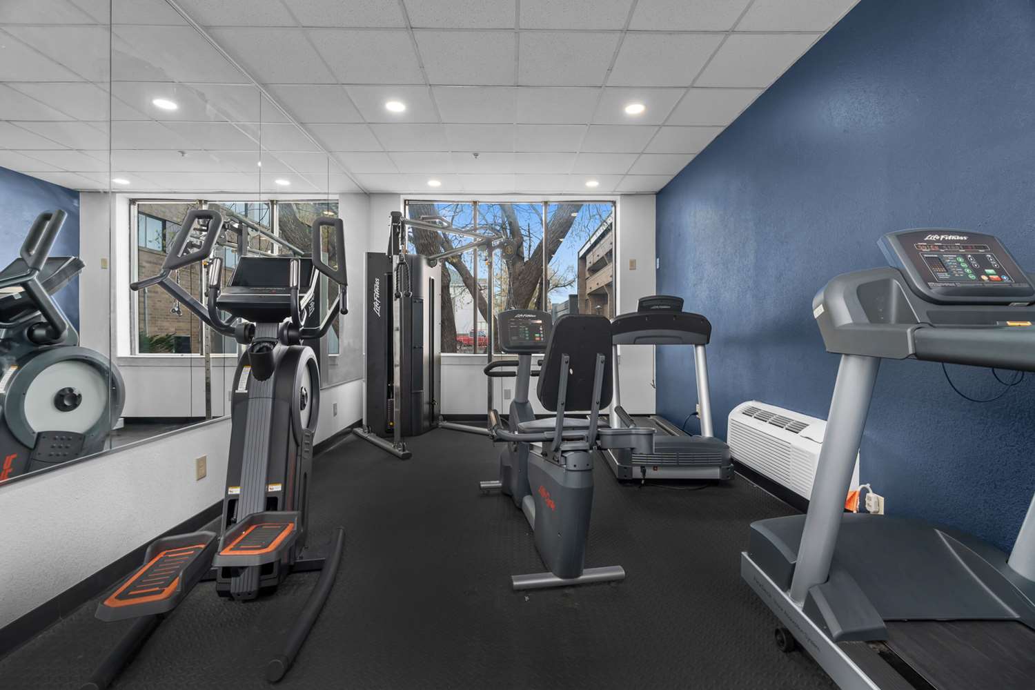 Quality Inn & Suites Mall of America - MSP Airport 25/38