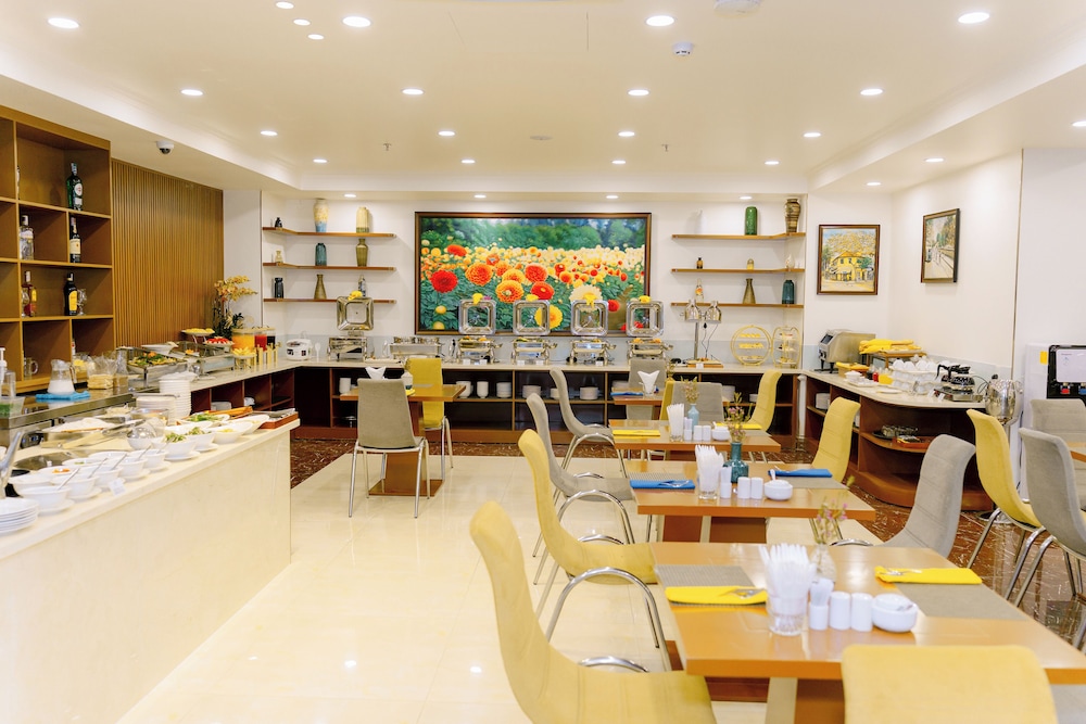 Dahlialand Saigon Hotel 36/42