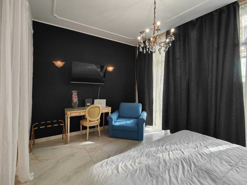 APARTHOTEL DEI MERCANTI 44/67