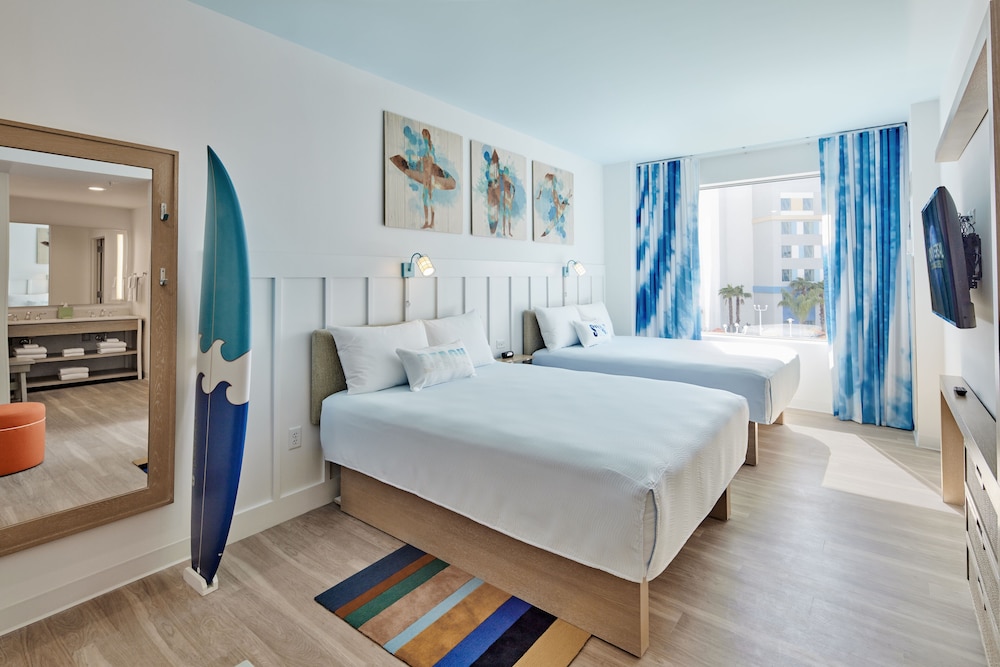 Universal's Endless Summer Resort - Surfside Inn and Suites 7/40