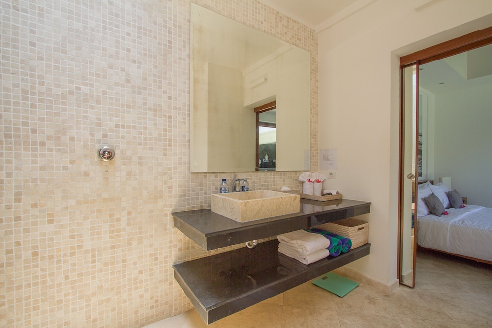 Villa Vishuddha Ajna 25/29