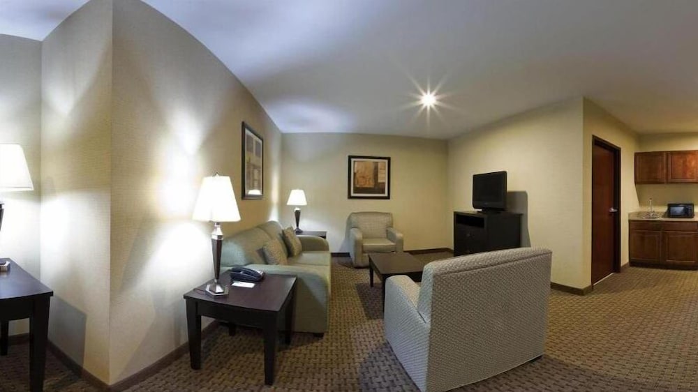 Hyatt House Bentonville / Rogers 32/44