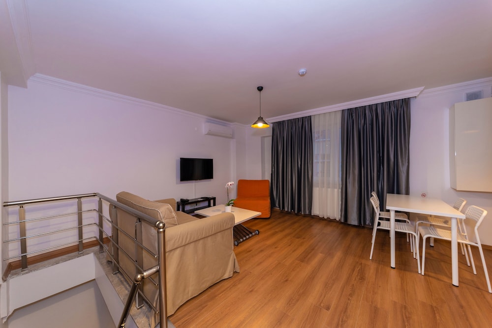 Joy Suites Hotel 42/69