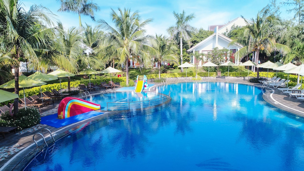 Carmelina Beach Resort 11/78