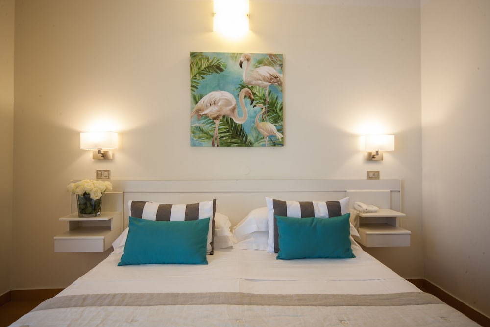 Hotel Mon Cheri 40/73