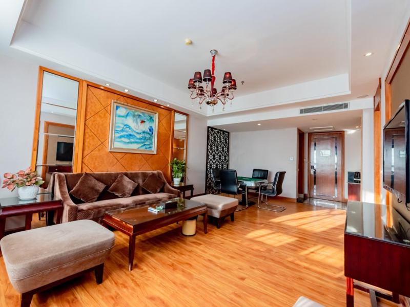 Vienna Hotel (Dongguan Tangxia Binfen Square) 33/35