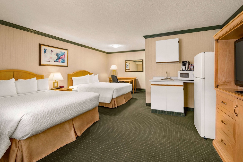 Travelodge by Wyndham Dawson Creek 9/24