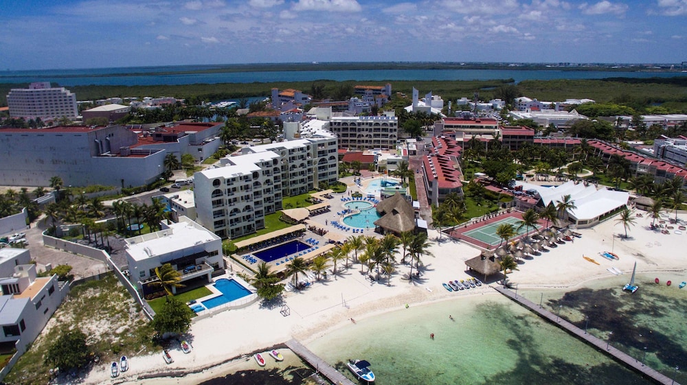 Aquamarina Beach Hotel Cancun photo3
