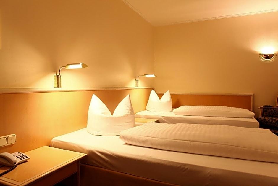Hotel Ambiente 12/26