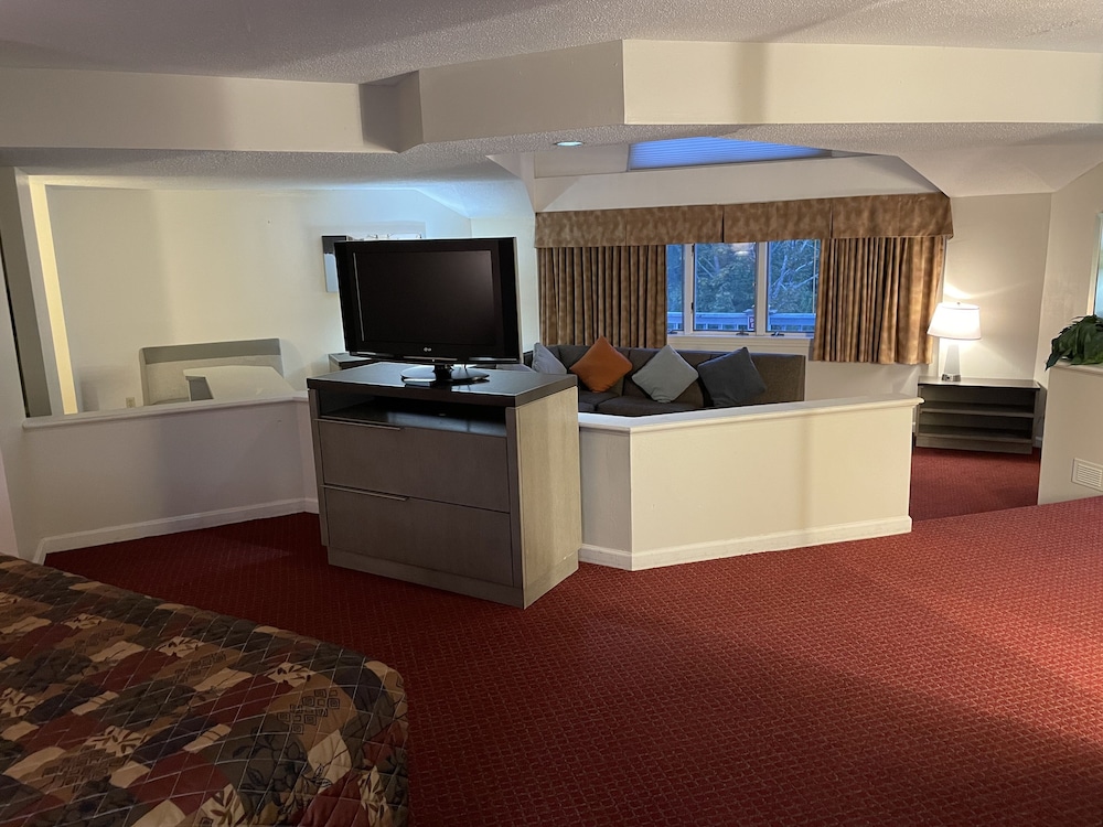 Gold Star Inn Suites 35/40