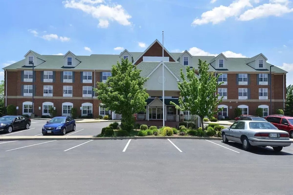 BlissPoint Inn and Suites Marion 39/47