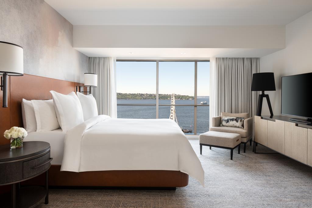 Deluxe, Bay View