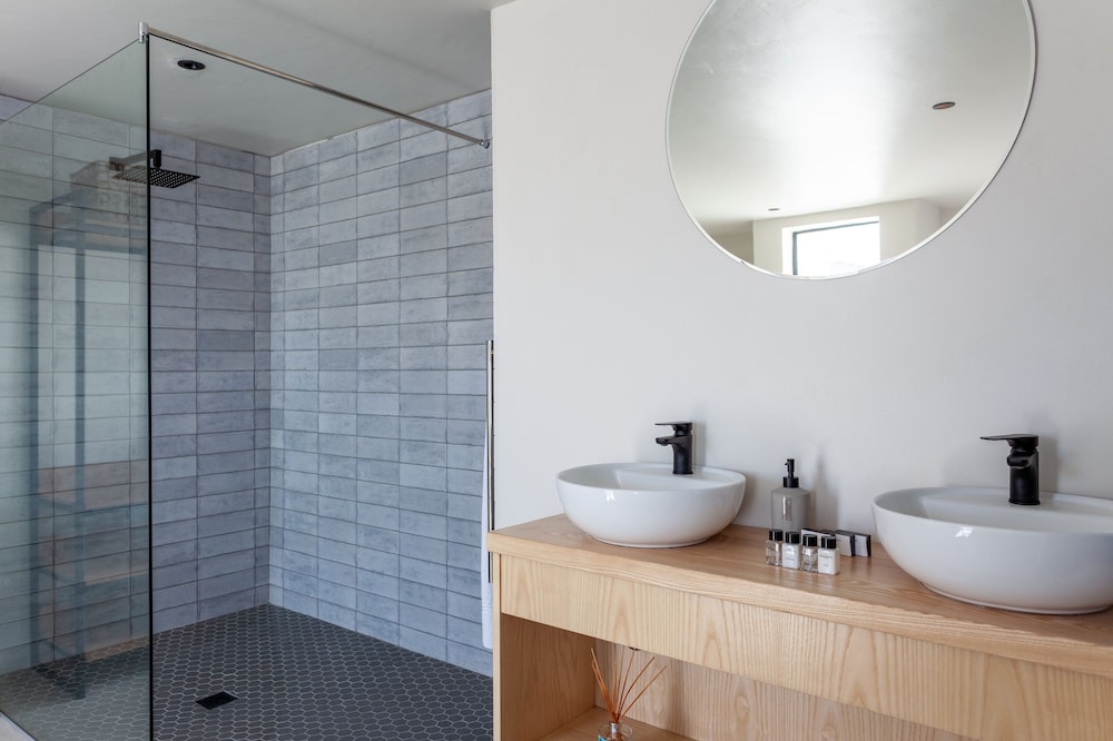 Abalone House &amp; Spa 74/75