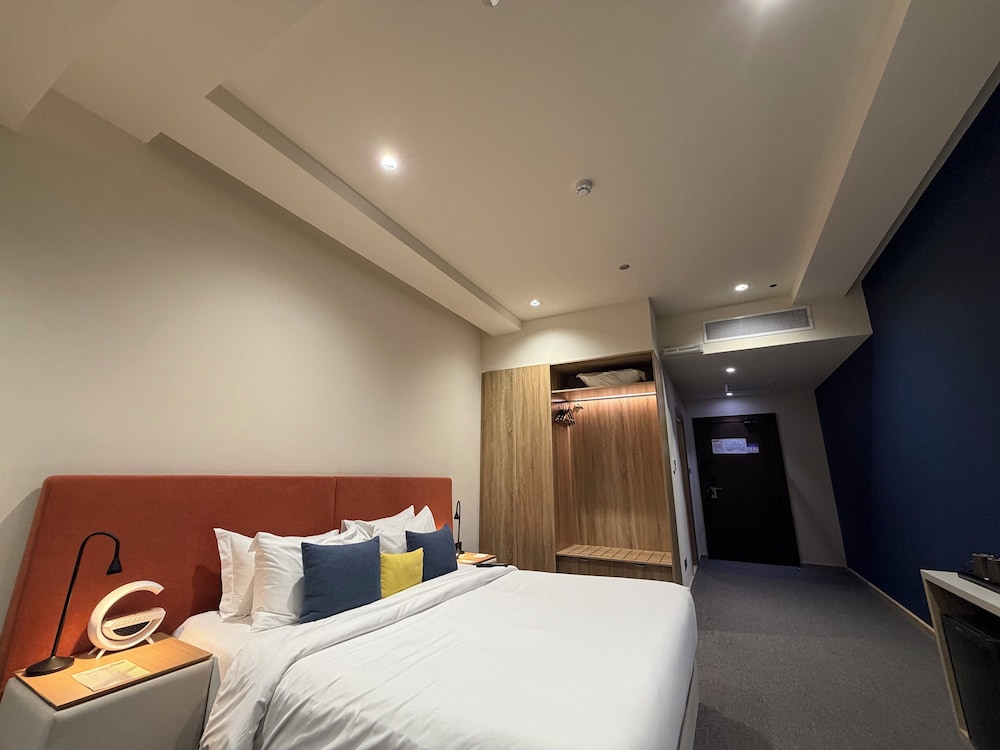 أجنحة نوفوتيل الرياض ديار(Sunday Hotel Al Olaya formerly Novotel Suites Riyadh Centre) 15/75