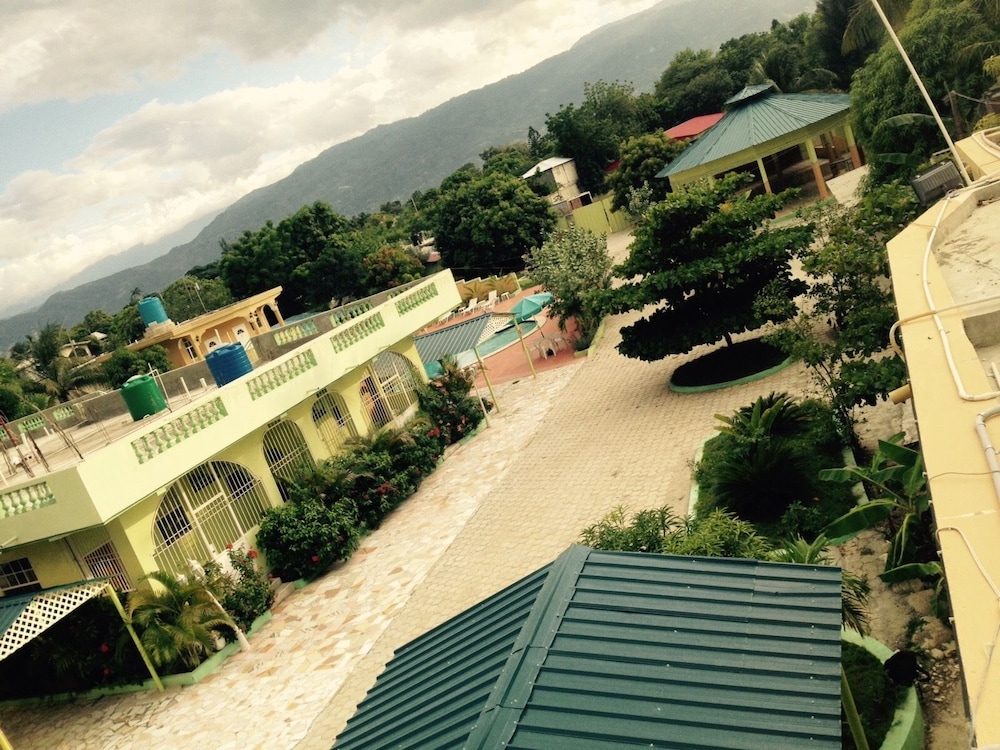 La Cayenna Hôtel Et Restaurant 10/39