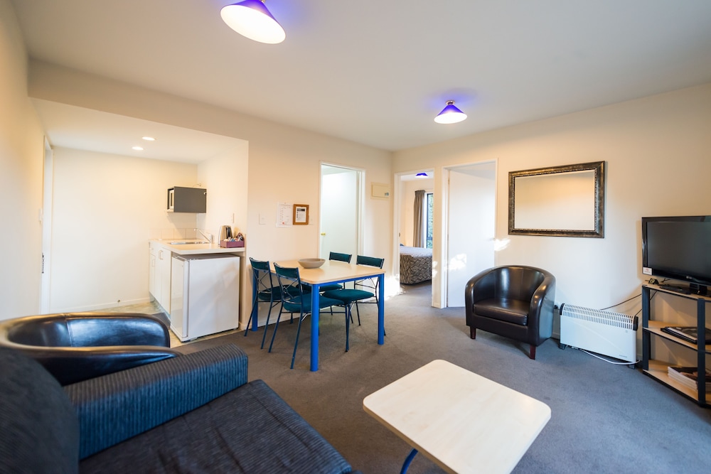 ANNABELLE COURT MOTEL 21/33