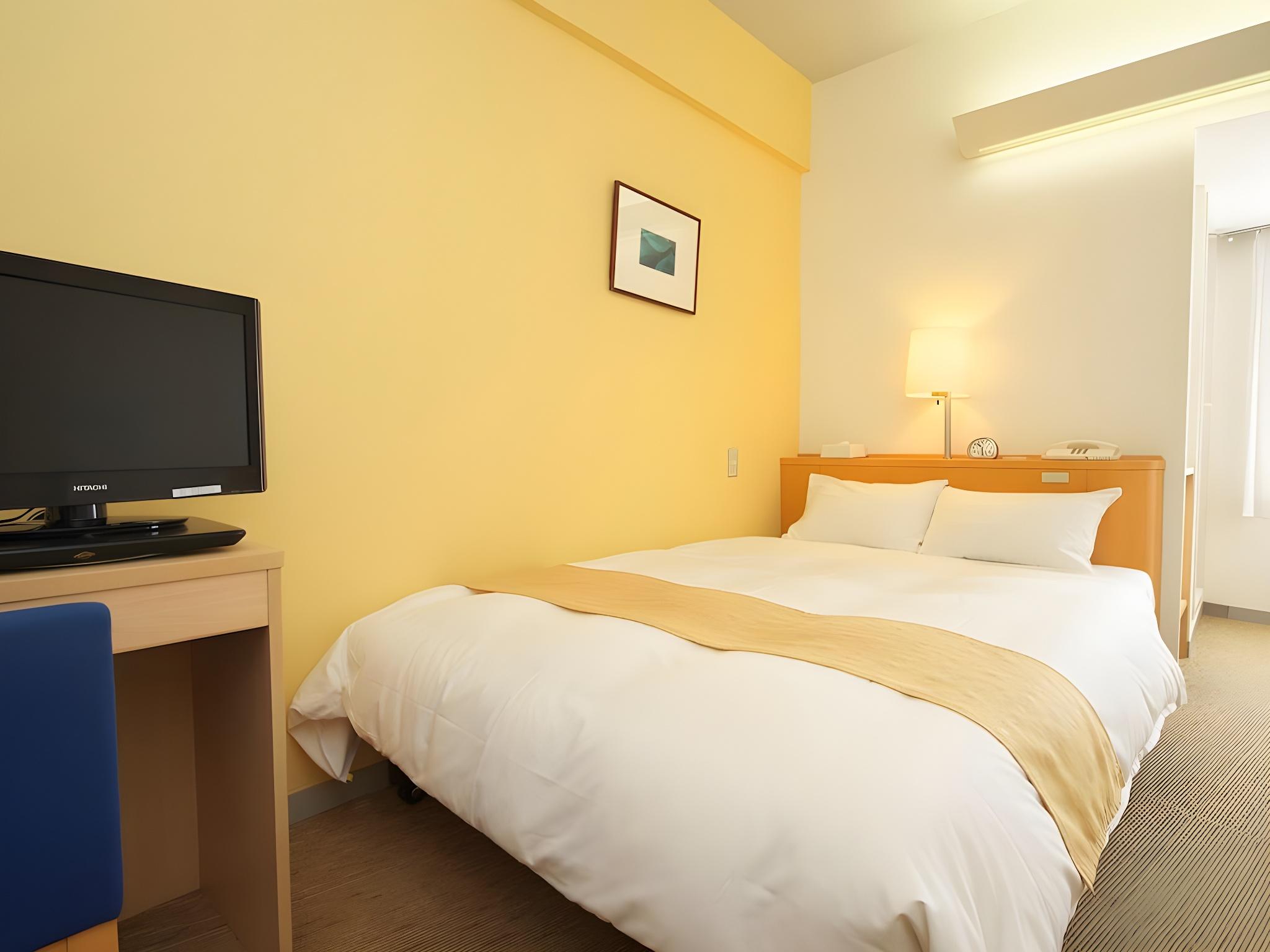 Semi Room, Economy, Semi Double Bed, Smoking