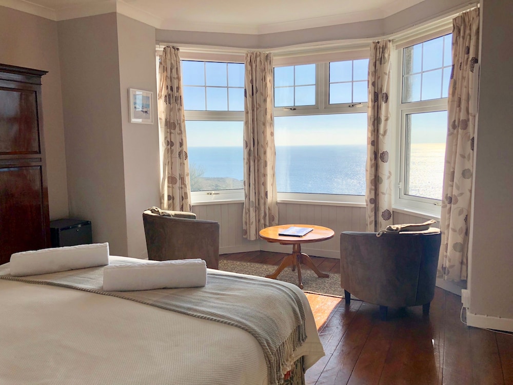 Housel Bay Hotel 15/62