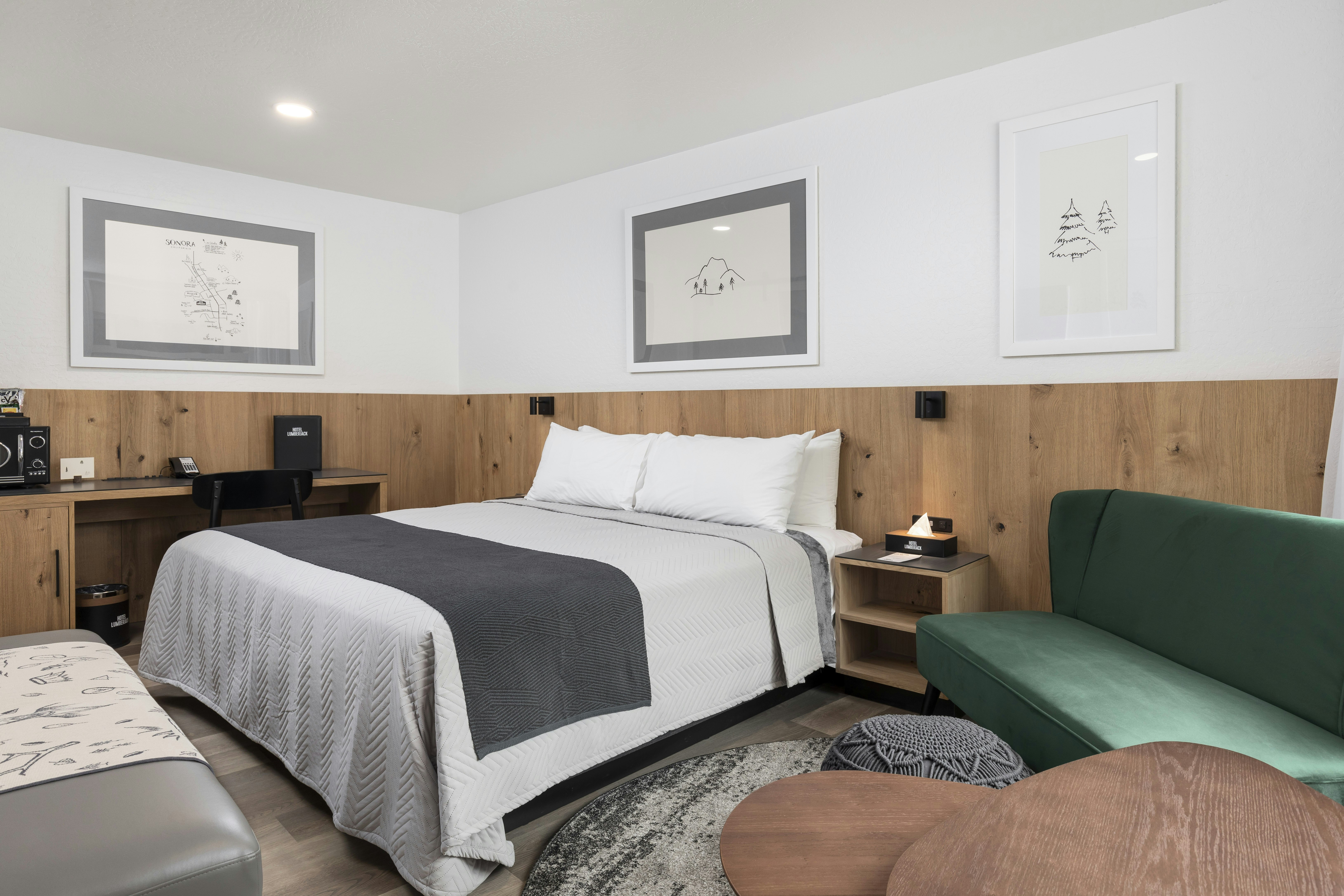 The Lumberjack Hotel 24/71