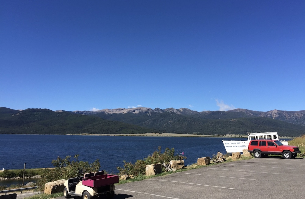 Lake View Suites Yellowstone 28/39