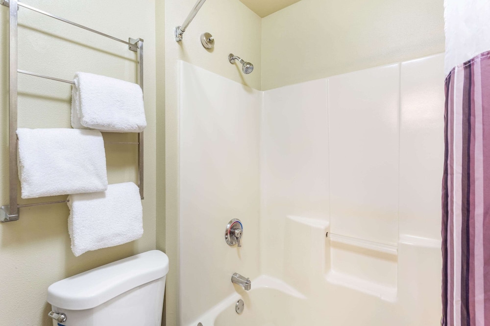 La Quinta Inn & Suites by Wyndham Chicago Tinley Park 23/47