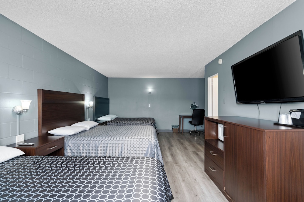 Holiday Lodge Wenatchee 22/42
