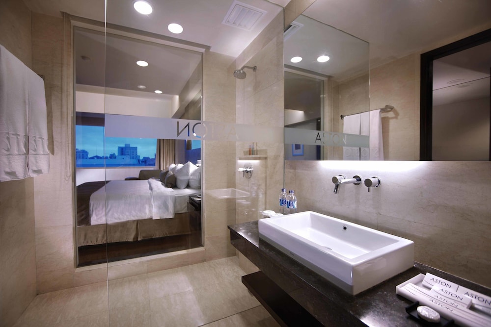 Aston Makassar Hotel and Convention Center 18/48